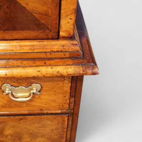 Early 18thc walnut escritoire corner edge