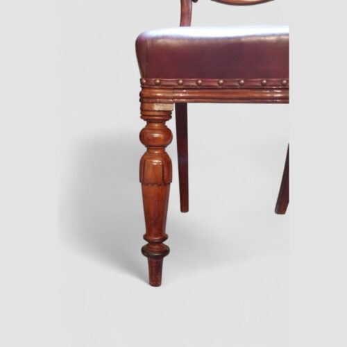 Set of 8 Victorian mahogany dining chairs front leg
