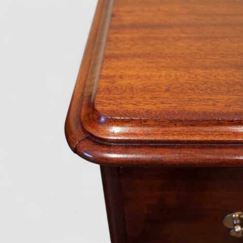 Victorian mahogany chest corner