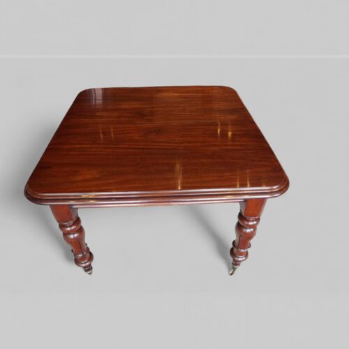 William IV mahogany extending dining table closed without leaves