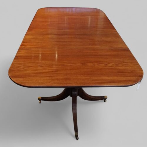 Georgian style dining twin pedestal dining table end view