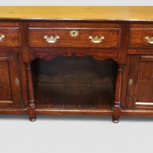 18thc. oak dog kennel dresser base centre