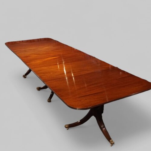 George V mahogany 3 pillar dining table angle