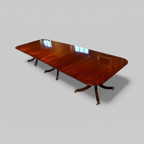 Large mahogany 3 pillar dining table