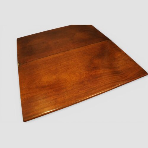 Georgian mahogany batchelors chest detail surface