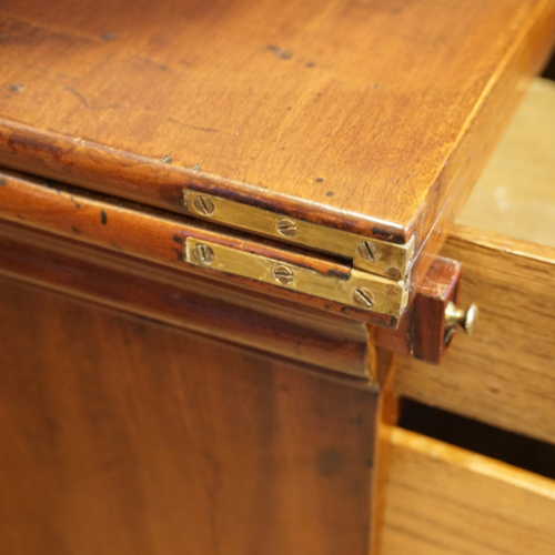 Georgian mahogany batchelors chest drawer lining