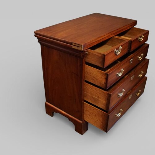 Georgian mahogany batchelors chest drawers open