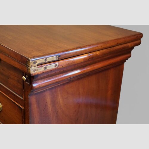 Georgian mahogany batchelors chest moulding to side