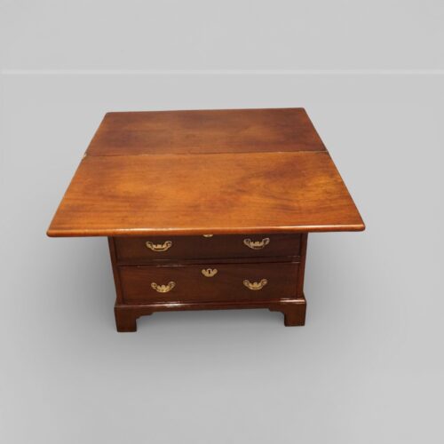 George II mahogany batchelors chest work surface