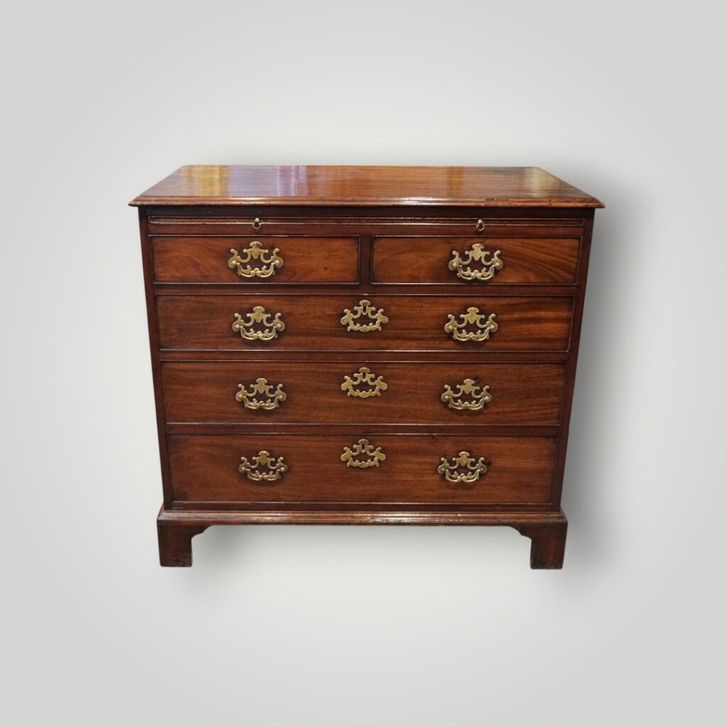 George III mahogany batchelors chest front