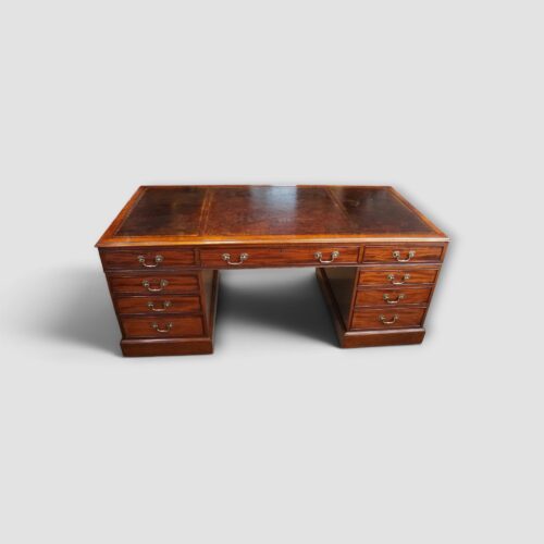 Victorian partners desk showing kneehole width